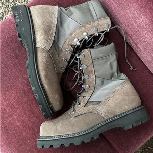 Like new Green Suede super durable Army Boots